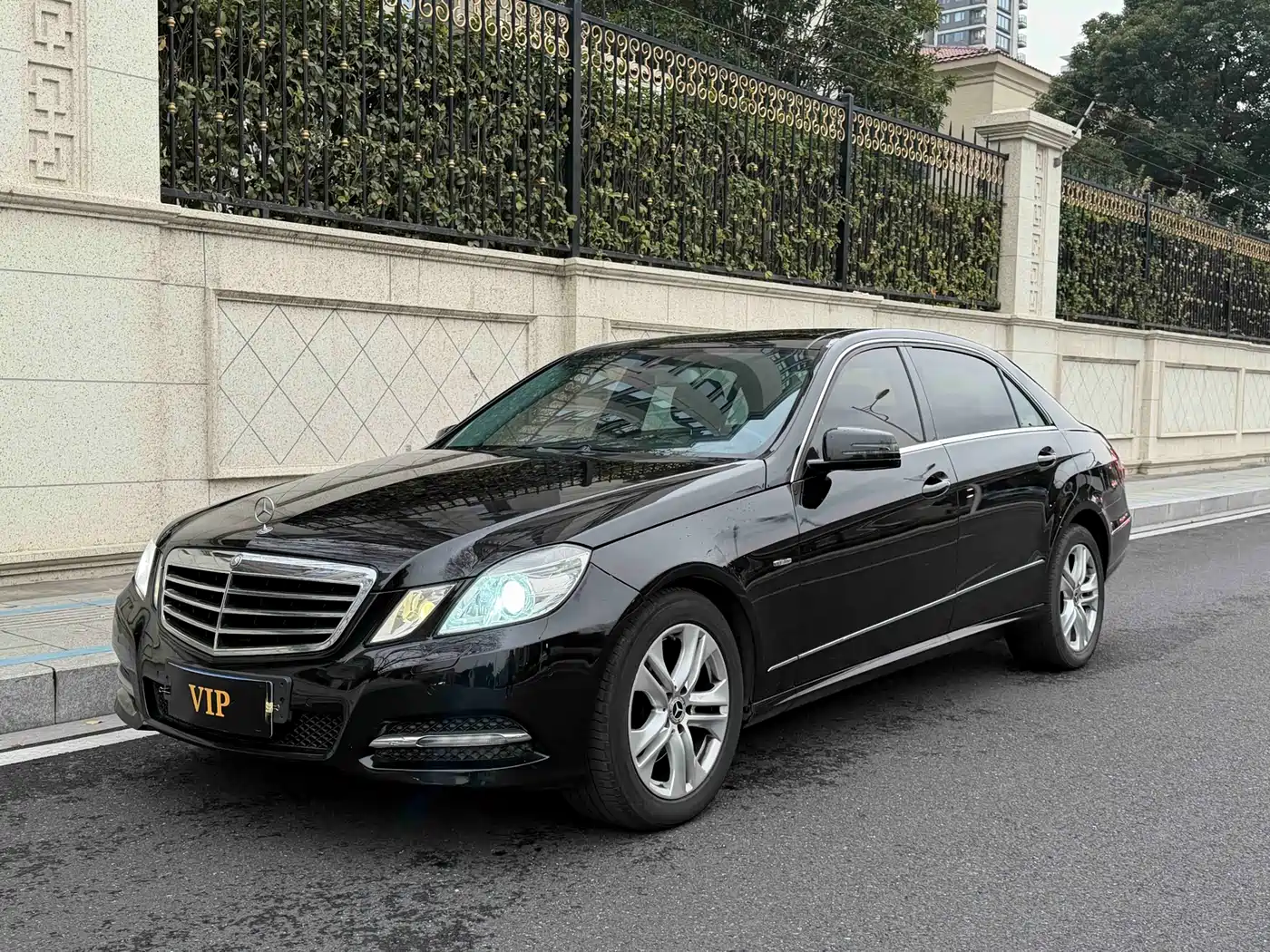 Mercedes-Benz E-Class 2012 E 260 L CGI Fashion Model