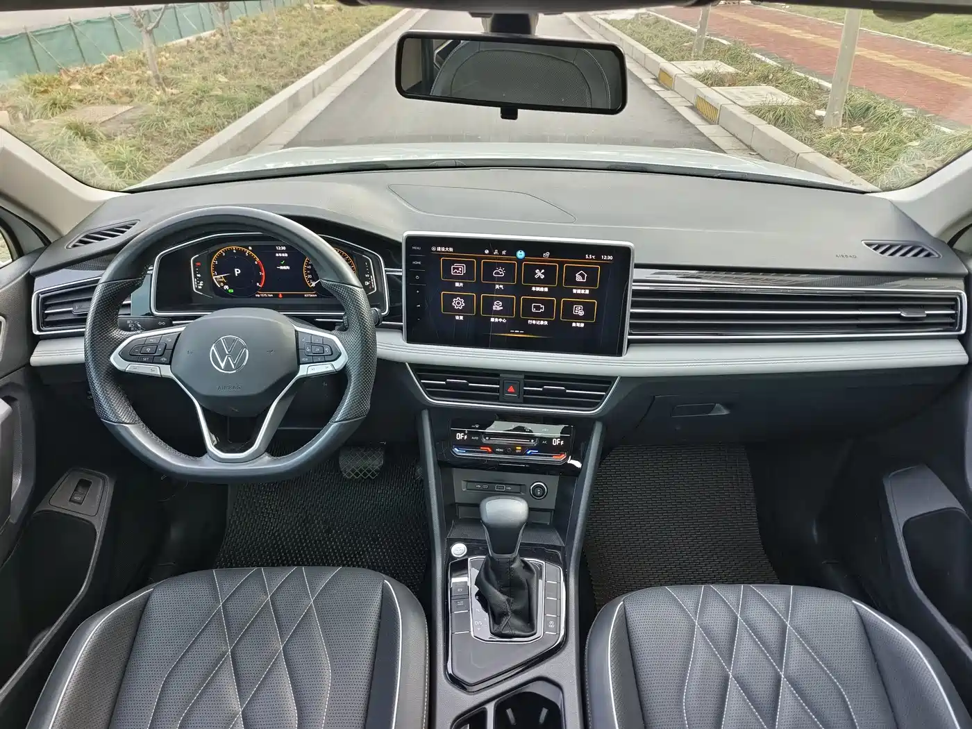 Volkswagen Tiguan L 2024 300TSI Auto 2WD Smart Edition фото 10