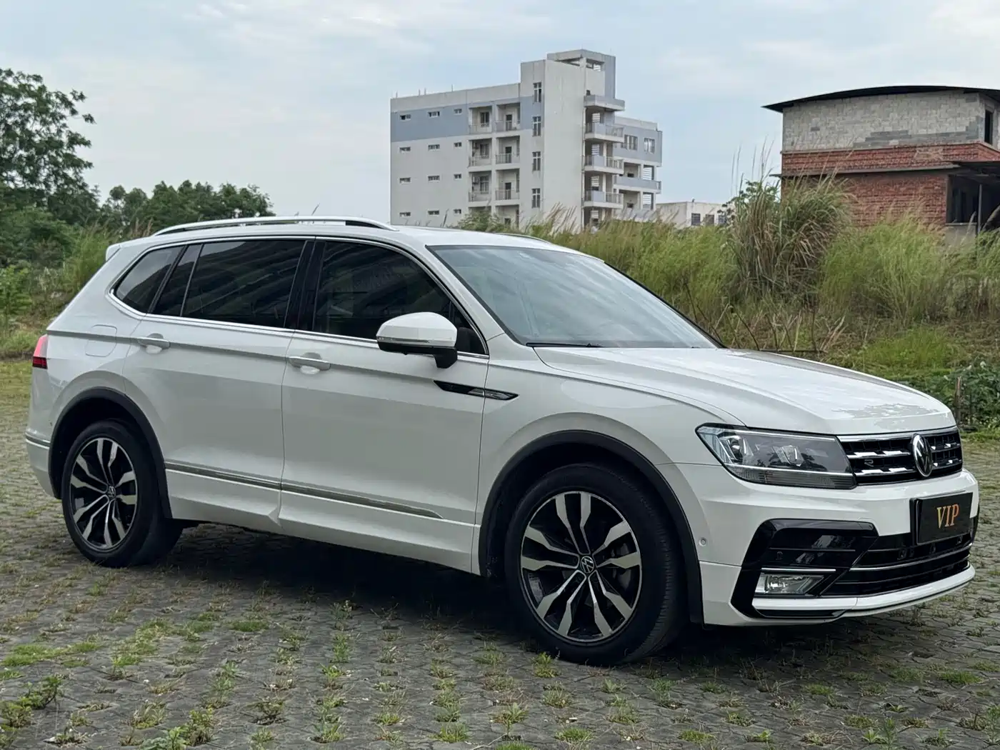Volkswagen Tiguan L 2021 330TSI Automatic 2WD R-Line Premium фото 3