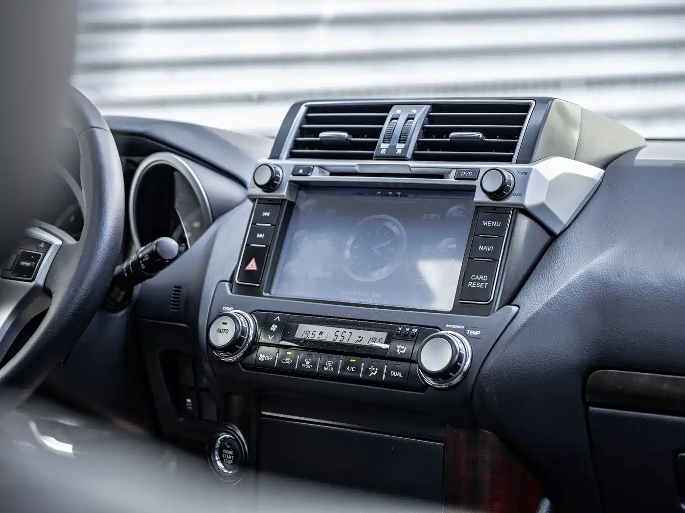 Toyota Prado 2014 4.0L Automatic TX-L фото 8