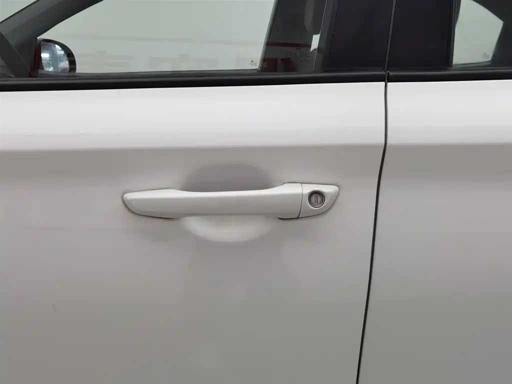 Hyundai Verna 2017 1.4L Manual Renewal Edition China VI фото 18