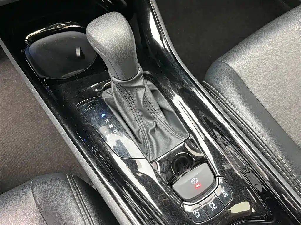 Toyota IZOA 2020 2.0L Yi Xiang Edition фото 17