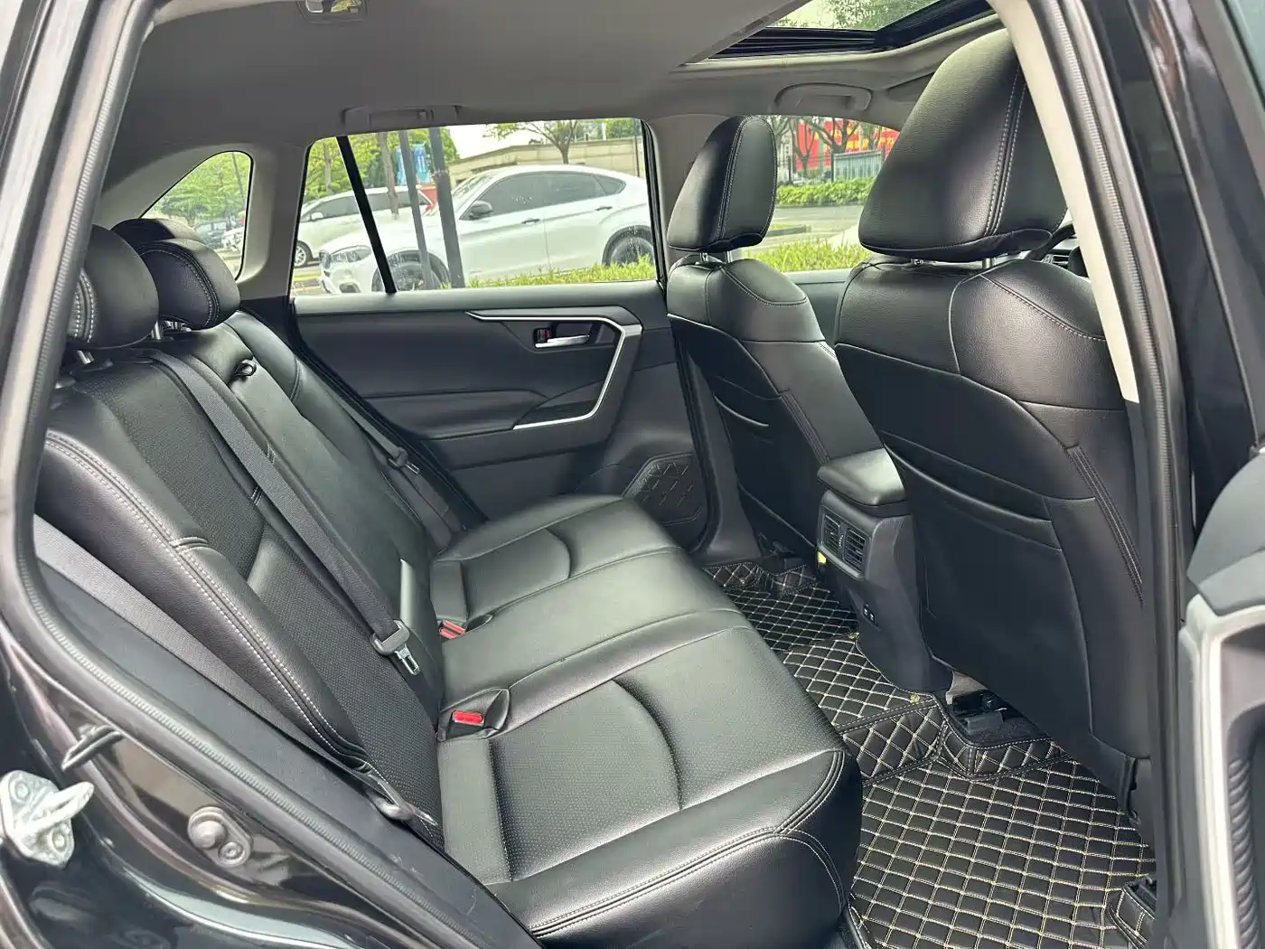 Toyota RAV4 Rongfang 2020 2.0L CVT 2WD Trend Edition фото 6