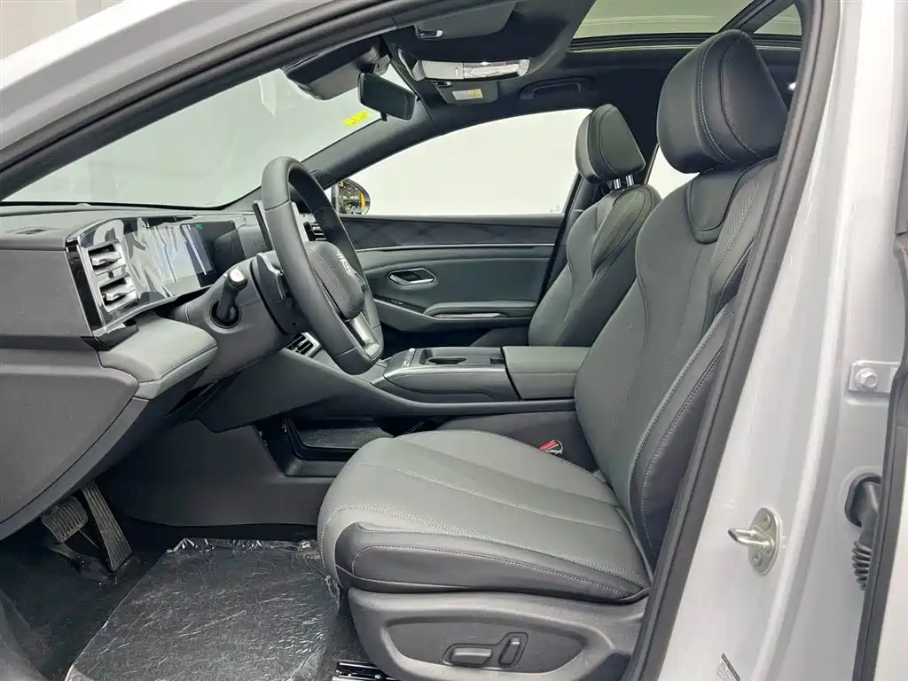 BYD Qin L 2026 Model DM-i 210KM Superior Edition фото 14