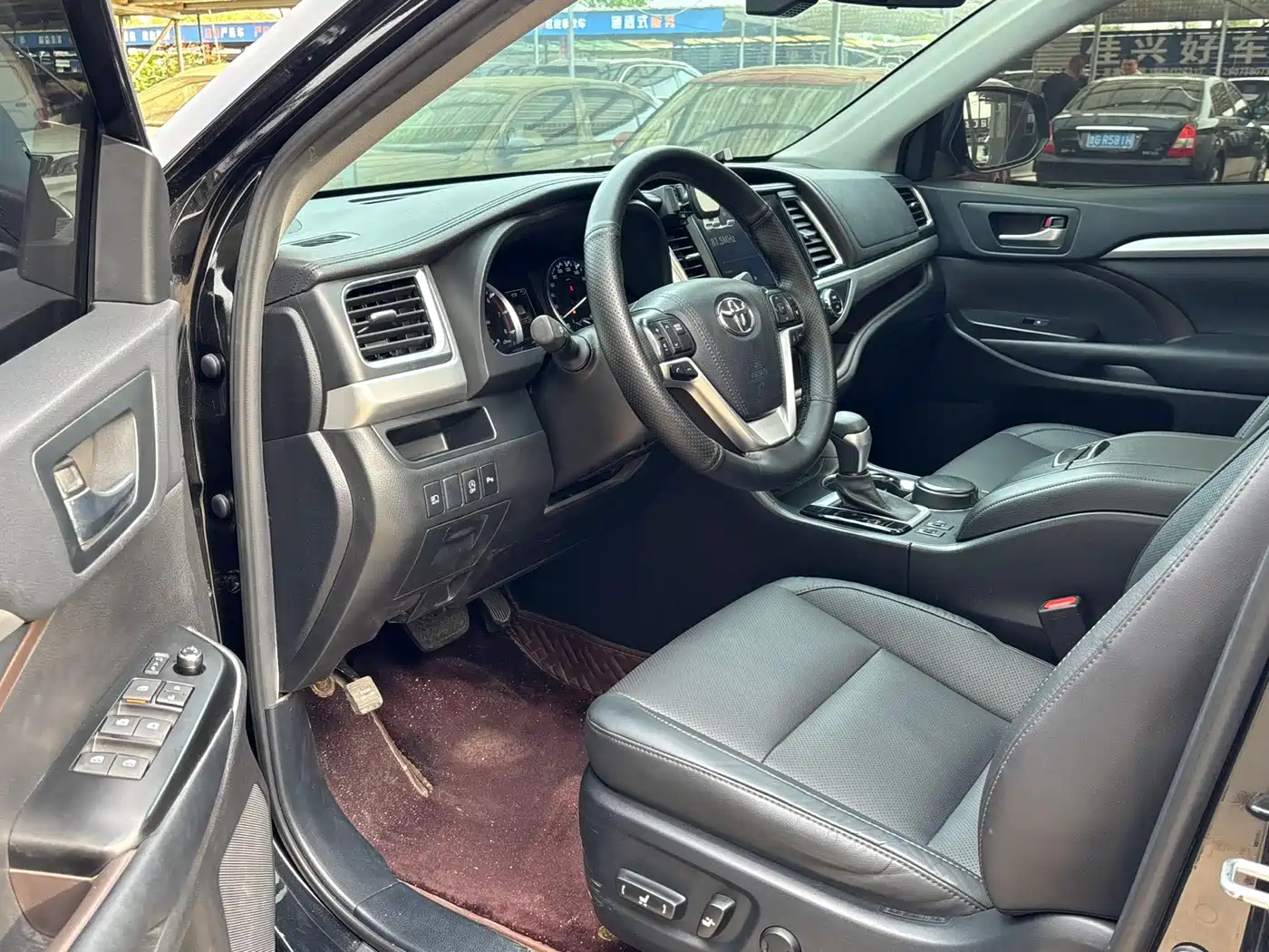 TOYOTA HIGHLANDER