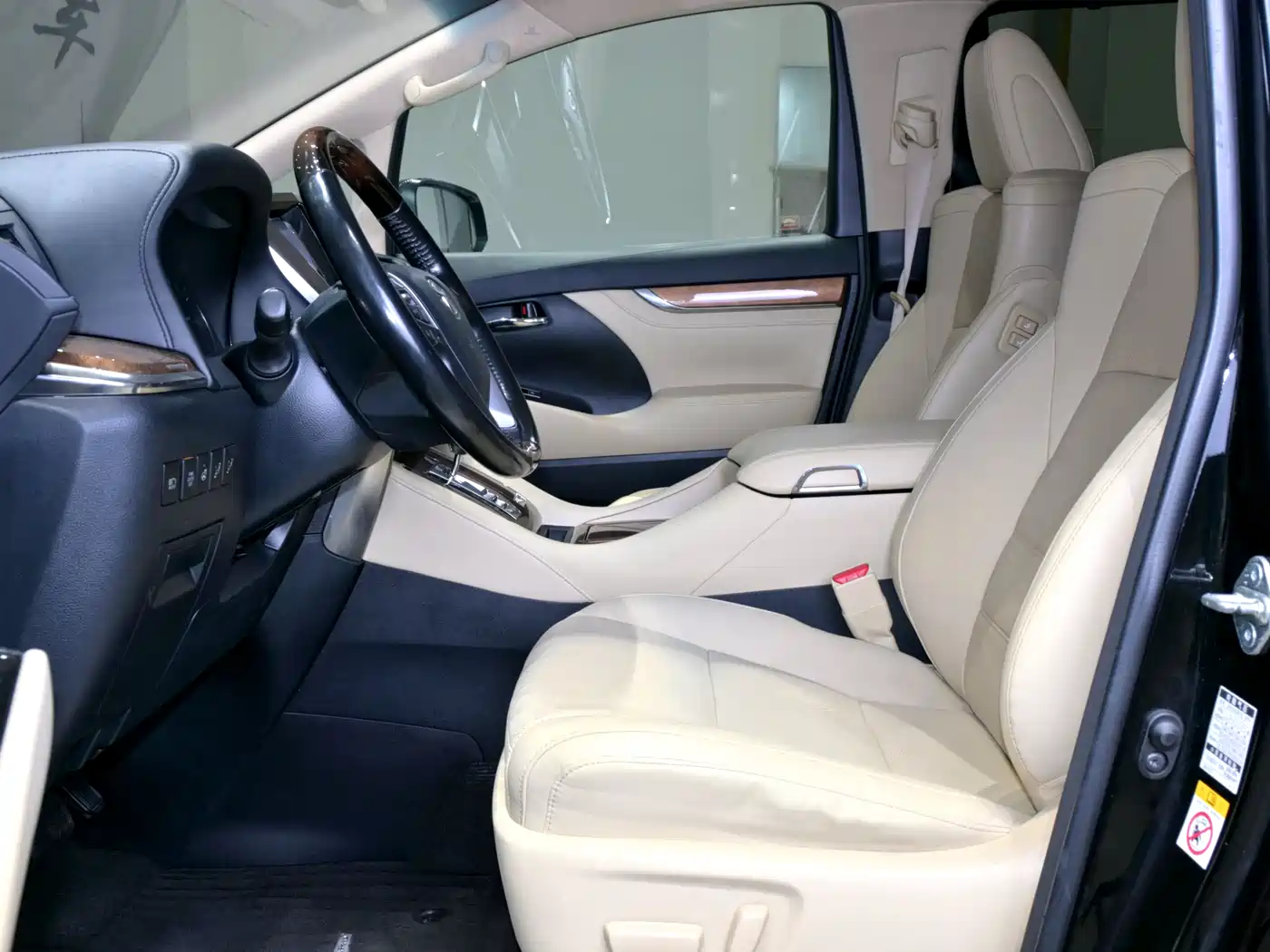 Toyota Alphard 2015 3.5L Premium Edition фото 9