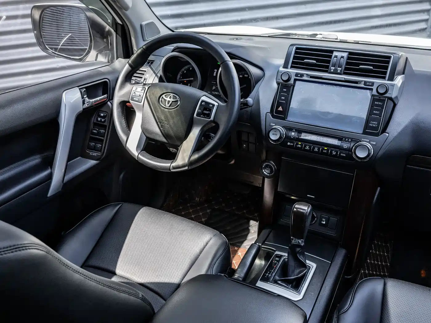 Toyota Prado 2014 4.0L Automatic TX-L фото 10