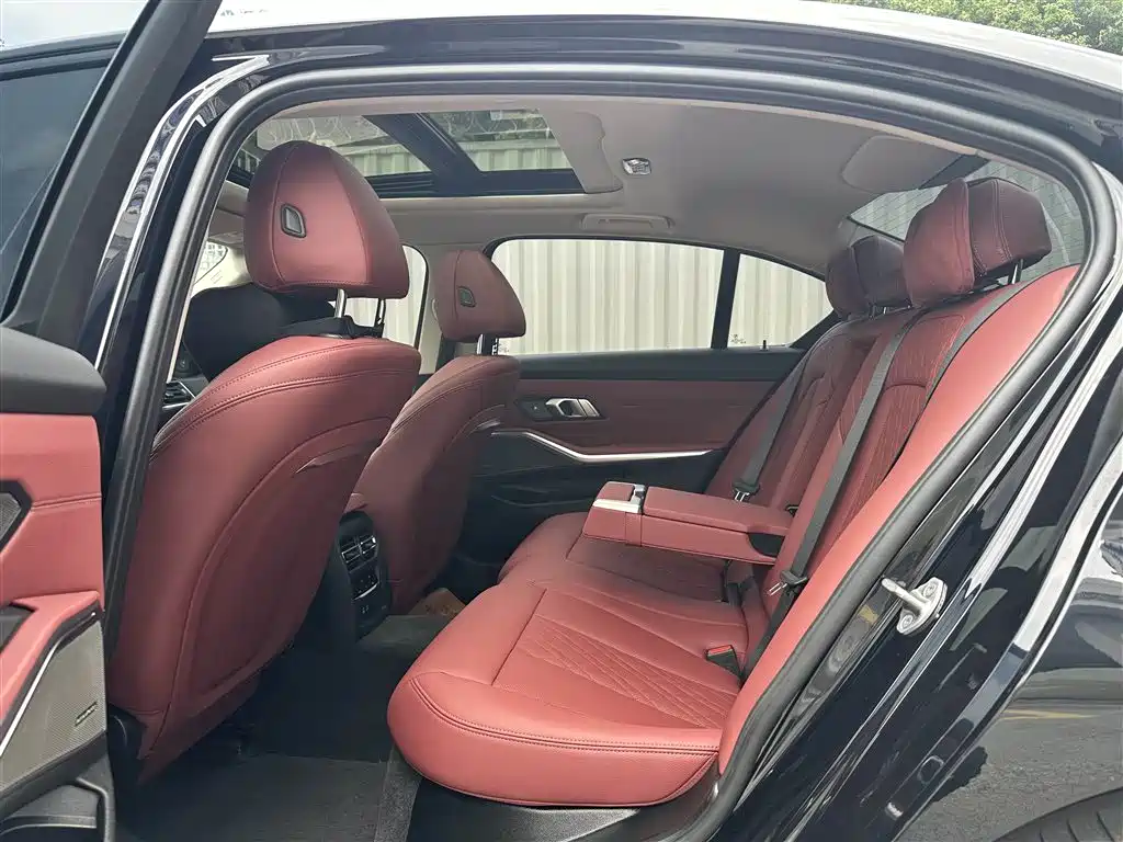 BMW 3 Series 2023 325Li M Sport Black Night Package фото 8