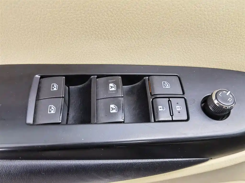 Toyota Highlander 2017 2.0T 4WD Elite 7-Seater фото 9