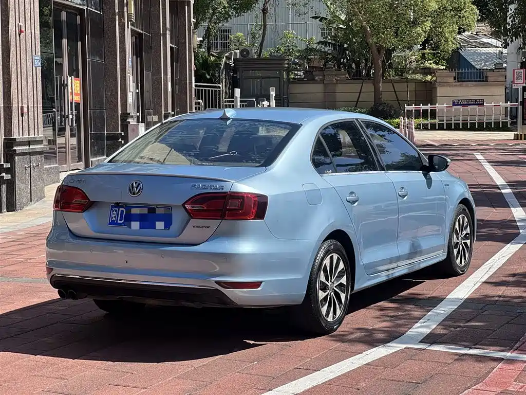 Volkswagen Sagitar 2013 1.4TSI BlueMotion фото 4