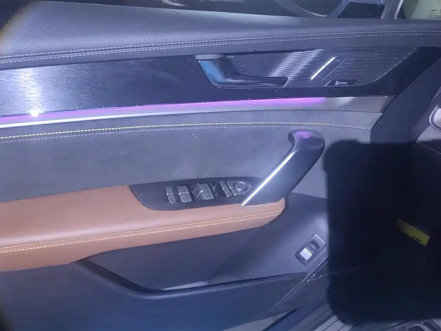 BYD Tang New Energy 2021 DM-i 112KM Honor фото 7