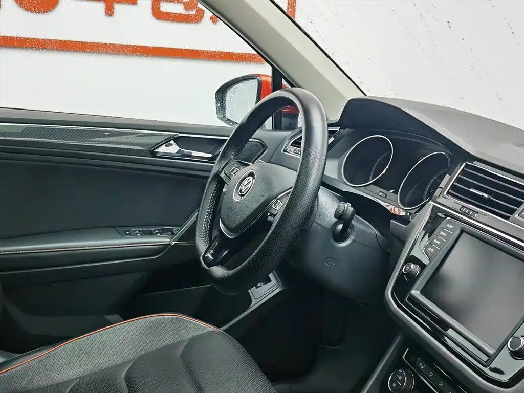 Volkswagen Tiguan L 2018 330TSI Automatic 2WD Flagship Edition фото 22
