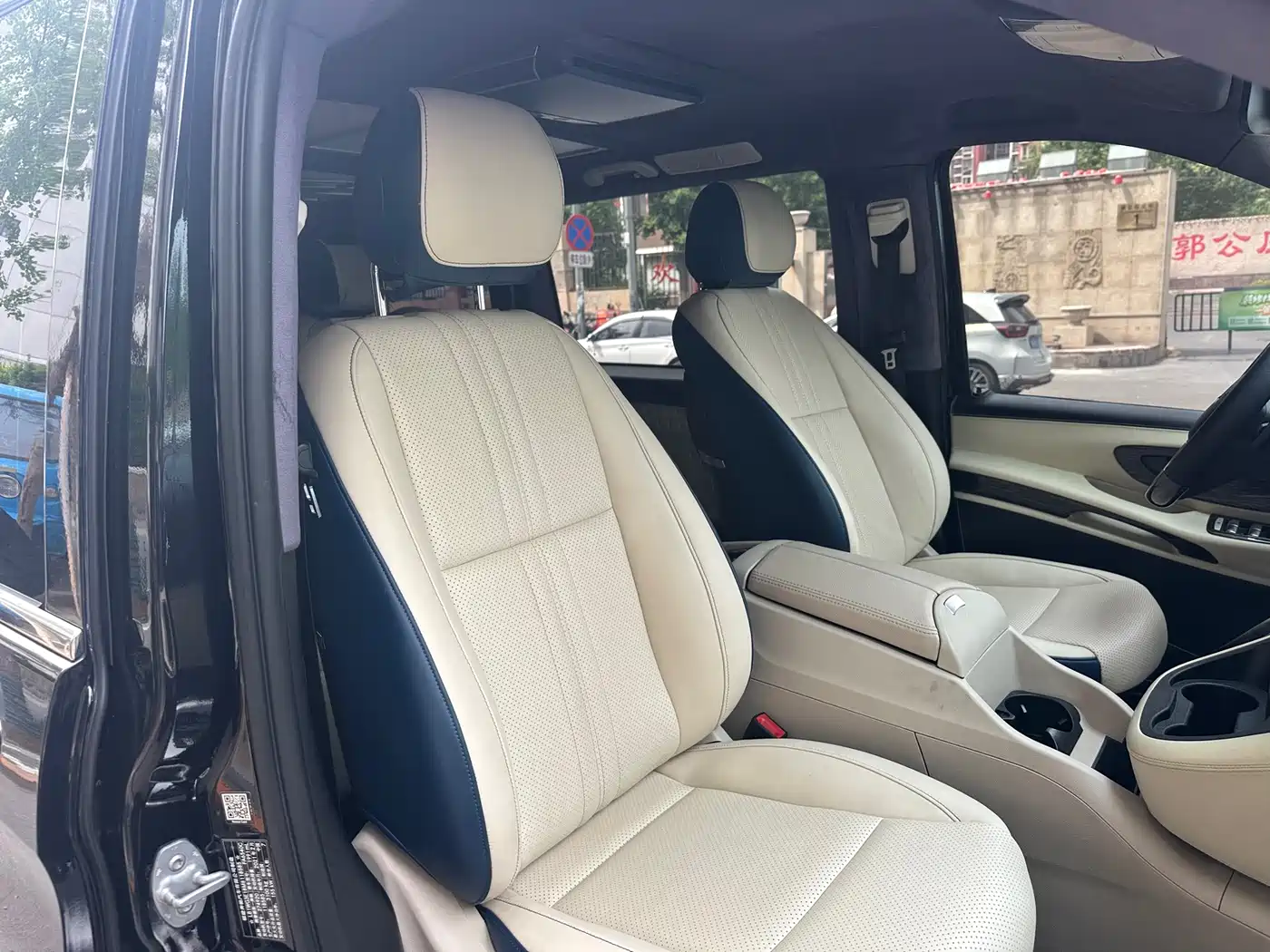 Mercedes-Benz Vito 2021 2.0T Business Edition 7-seater фото 9