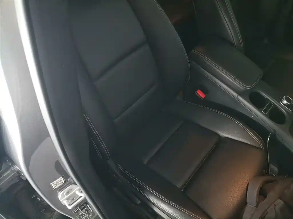 Mercedes-Benz GLA 2016 GLA 200 Dynamic фото 25