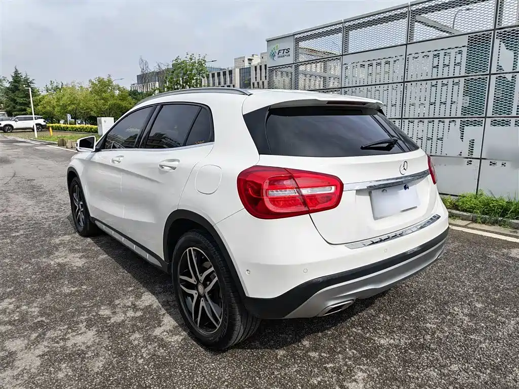 Mercedes-Benz GLA 2016 GLA 200 Fashion фото 12