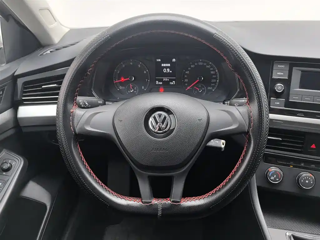 Volkswagen Bora 2020 1.5L Manual Fashion фото 11