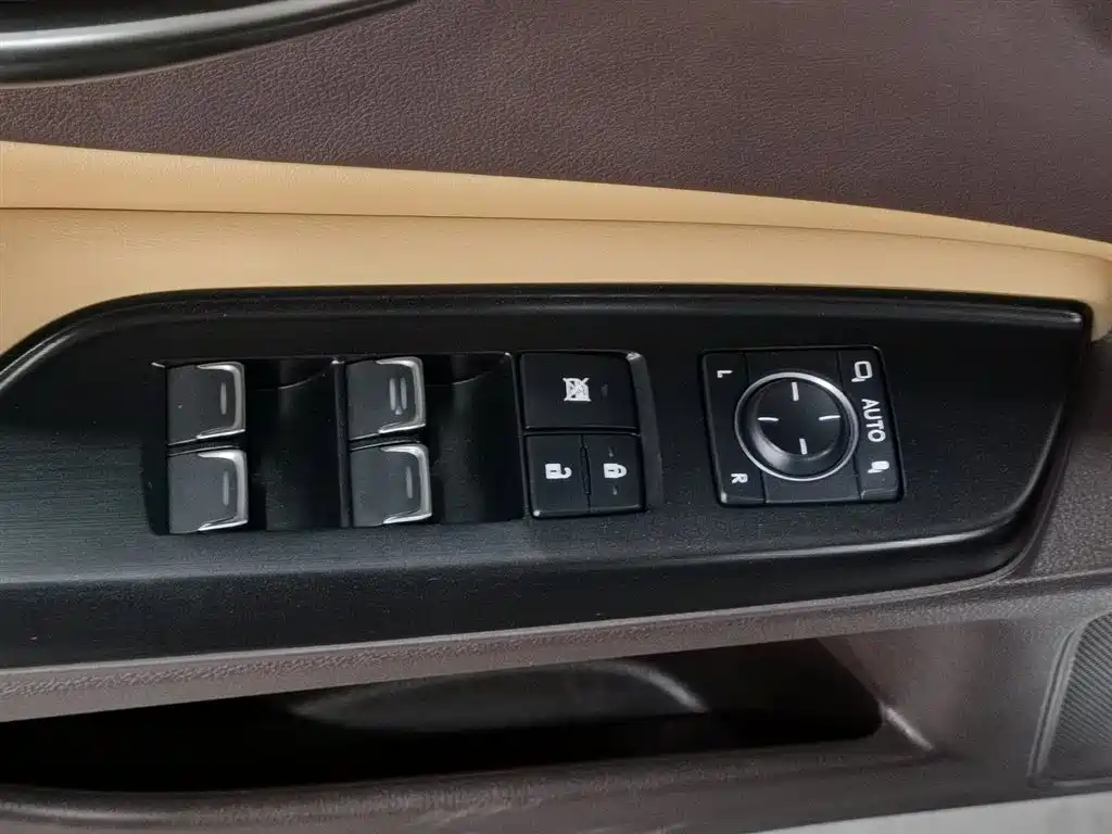 Lexus ES 2020 200 Luxury фото 9