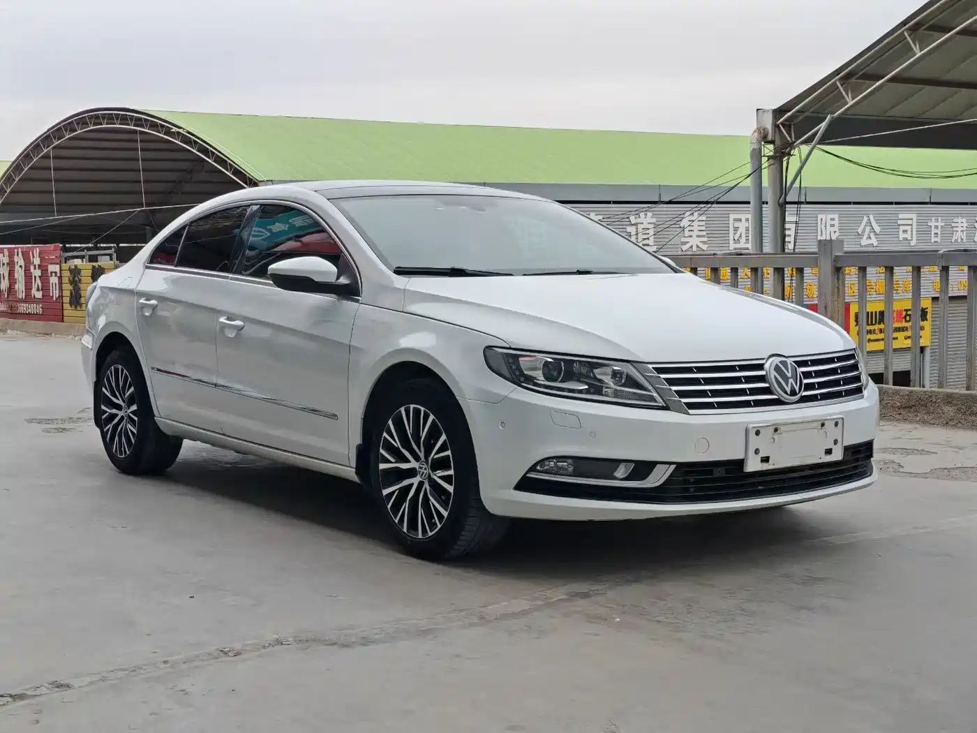 Volkswagen FAW-Volkswagen CC 2016 Model 1.8TSI Luxury фото 3
