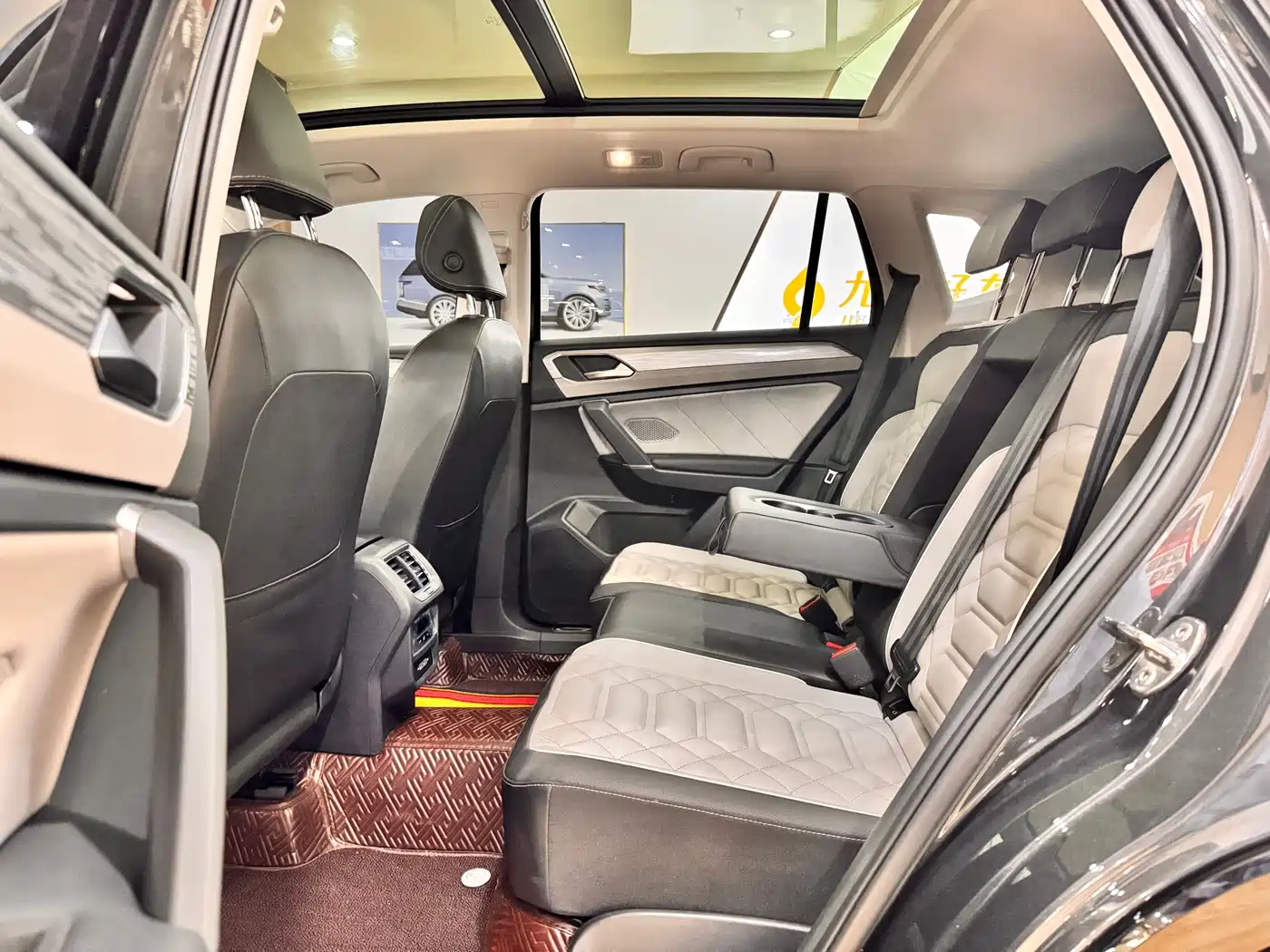 Volkswagen Tayron 2024 380TSI 4WD R-Line High Performance фото 15