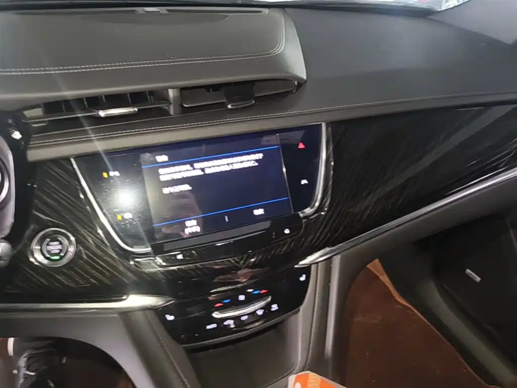 Cadillac XT6 2022 2.0T 7-Seater 2WD Luxury Edition фото 13