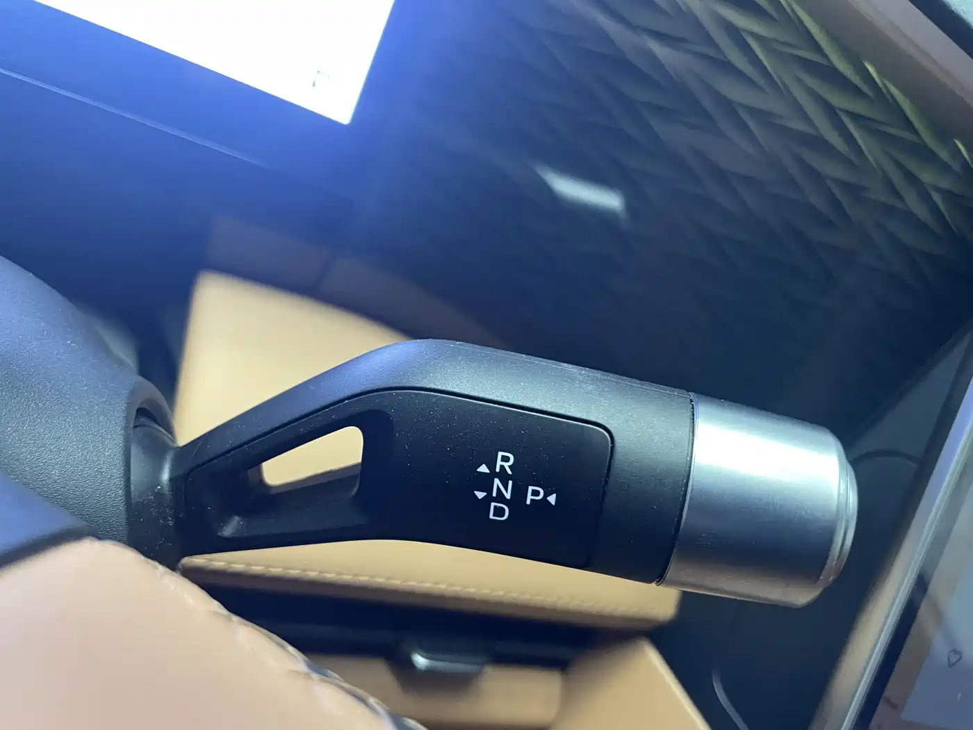 Geely Galaxy Galaxy L7 2025 EM-i 115km Explorer+ Edition фото 14