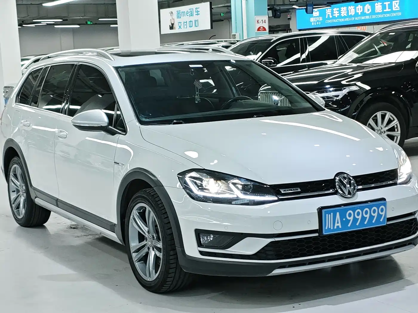 Volkswagen Golf (Import) 2019 1.8TSI Wagon фото 3