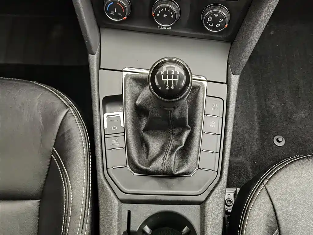 Volkswagen Lamando 2019 230TSI Manual Trend Edition China V фото 13
