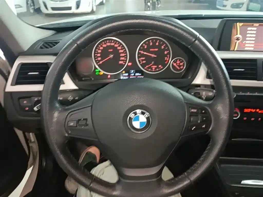 BMW 3 Series 2014 320Li Fashion фото 11
