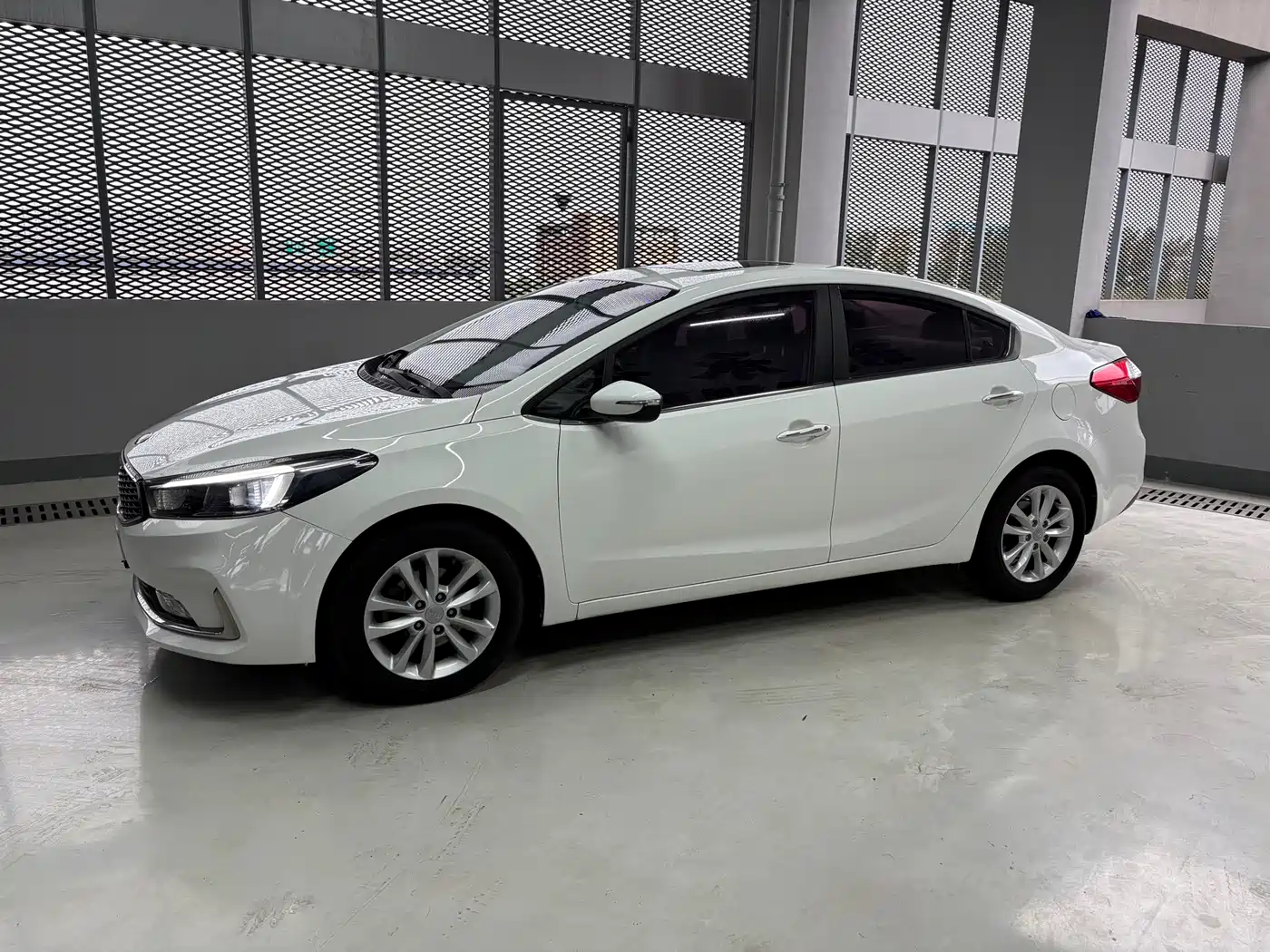 Фото 1 - Kia K3