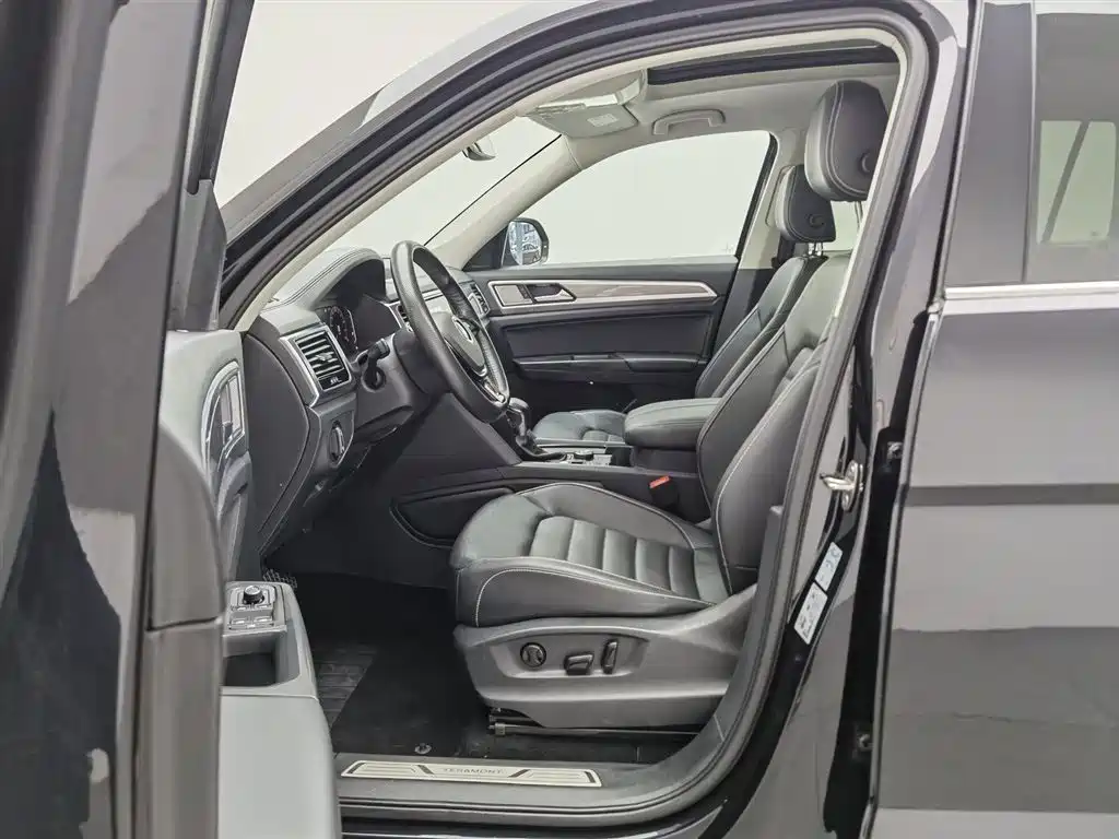 Volkswagen Teramont 2020 380TSI 4WD Luxury Edition China VI фото 10