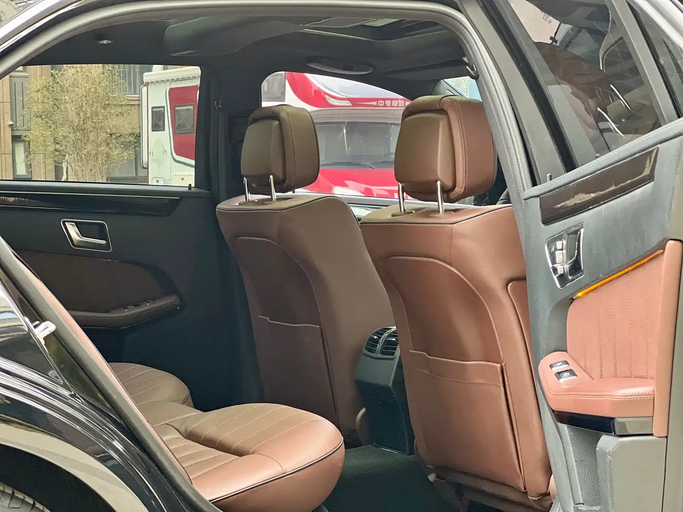 Mercedes-Benz E-Class 2015 E 320 L Sport 4MATIC фото 13