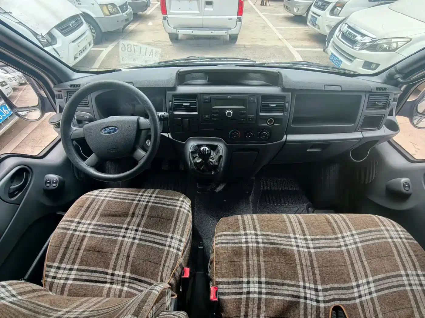 Ford New Generation Transit 2020 2019 Model 2.2T Multi-function Short Wheelbase Medium Roof 6-seater China VI