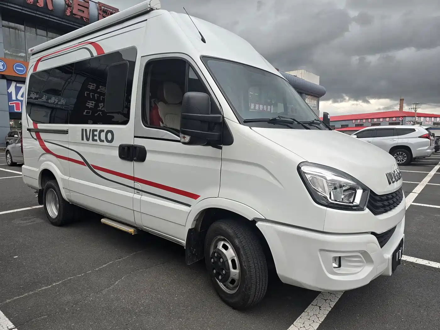 Iveco Daily 2023 2021 2.0T Manual Chaorui Long Wheelbase Short Overhang High Roof Sliding Door F1A
