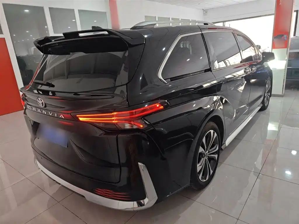 Toyota Granvia 2023 2.5L Hybrid Prestige PLUS Edition фото 7