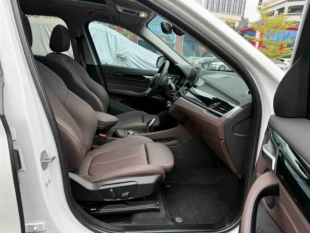 BMW X1 2020 sDrive25Li Leading Model фото 28