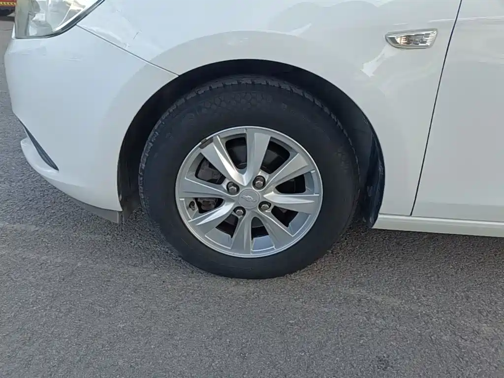 Chevrolet Sail 2015 Sail 3 1.5L Manual Ideal Sunroof Edition фото 23