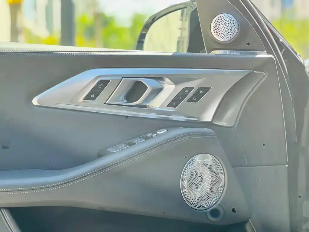 Photo 10 - BMW XM