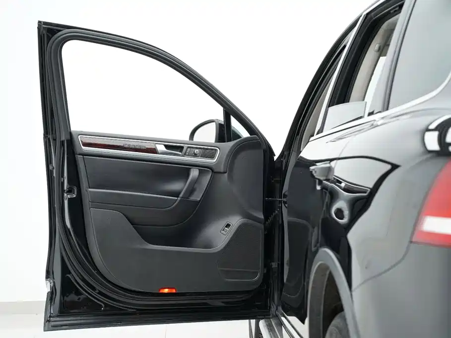 Volkswagen Touareg 2013 2011 3.0TSI Hybrid
