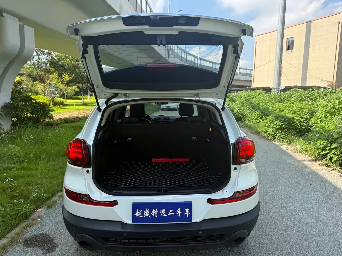 Qoros 5 2019 2018 Facelift 1.6T Automatic Leading