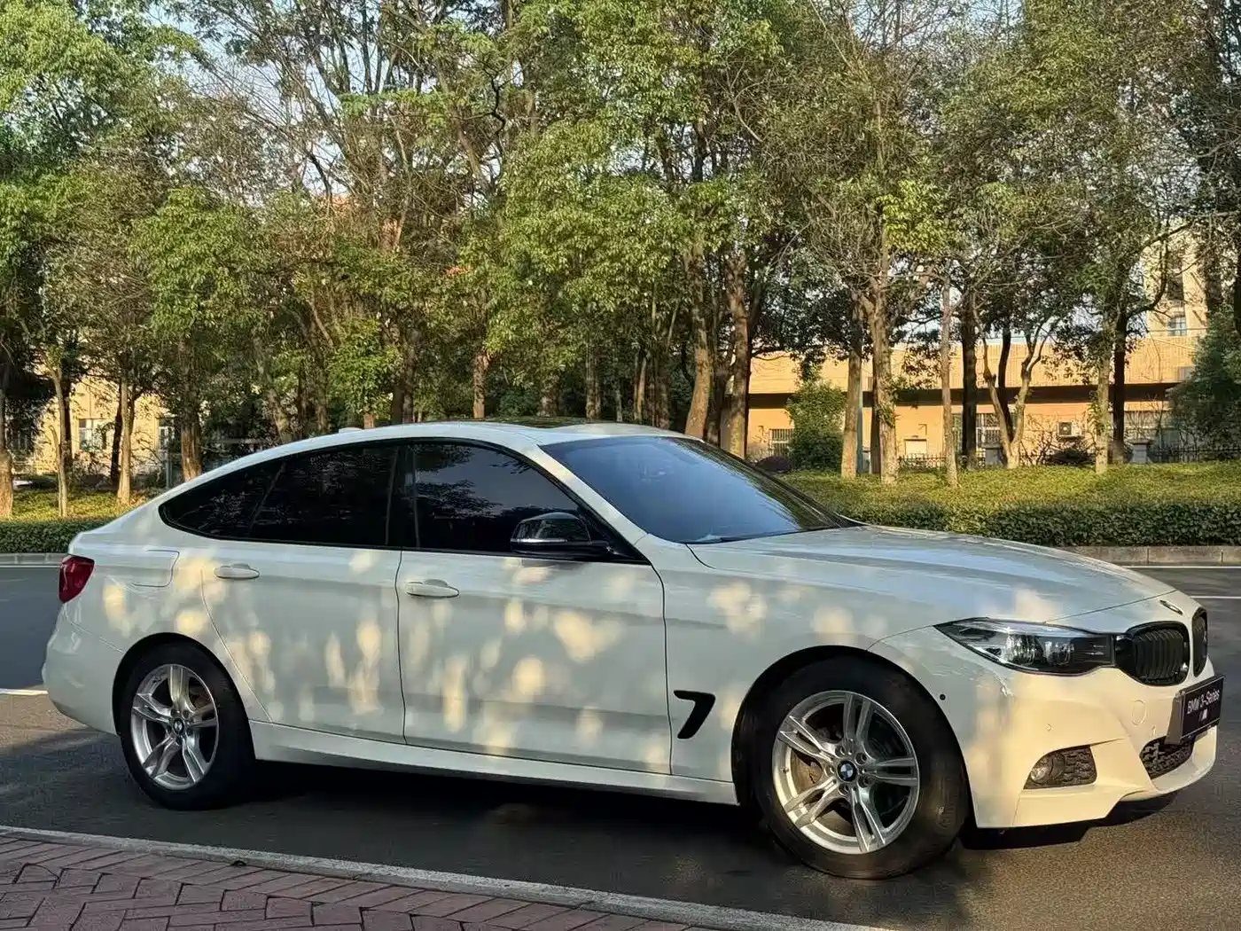 BMW 3 Series GT 2019 320i M Sport Model фото 3