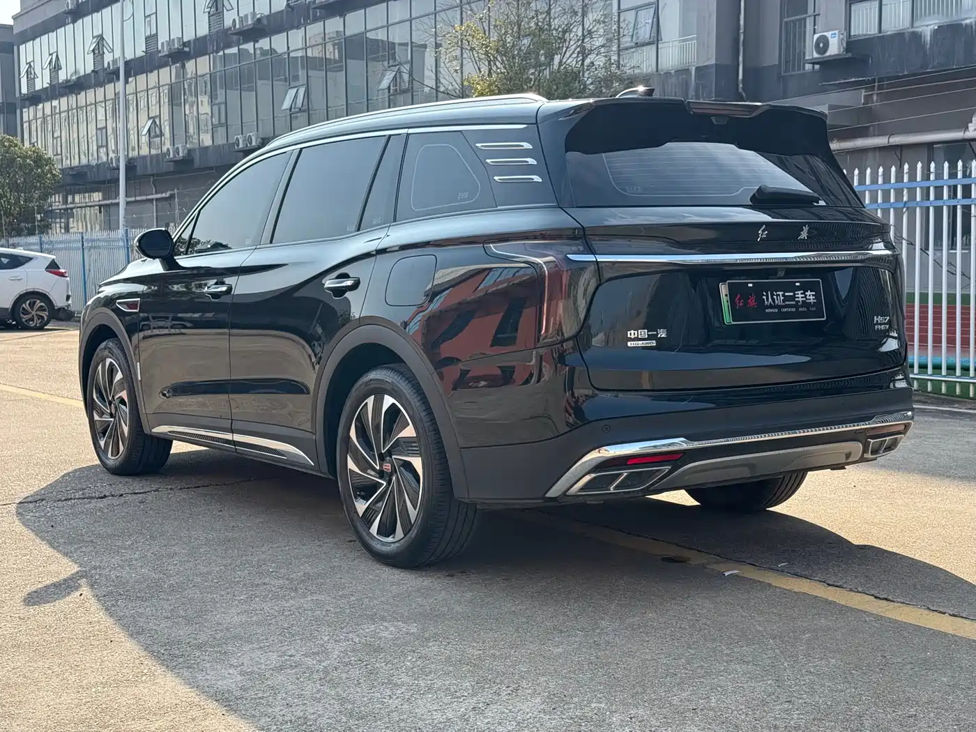 Hongqi HS7 PHEV 2024 2.0T PHEV 4WD Flagship Edition 6-seater фото 6