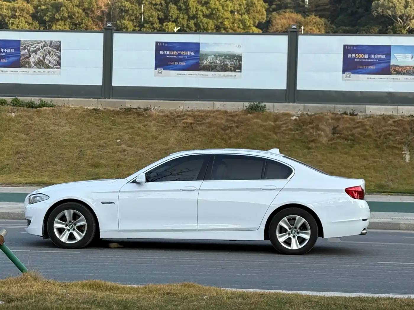 BMW 5 Series 2011 528Li Luxury фото 5