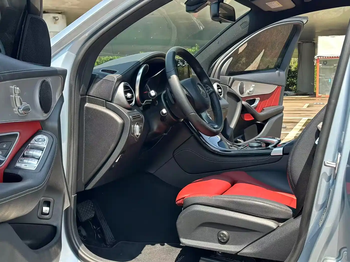 Mercedes-Benz GLC Coupe 2017 GLC 200 4MATIC Coupe SUV фото 6