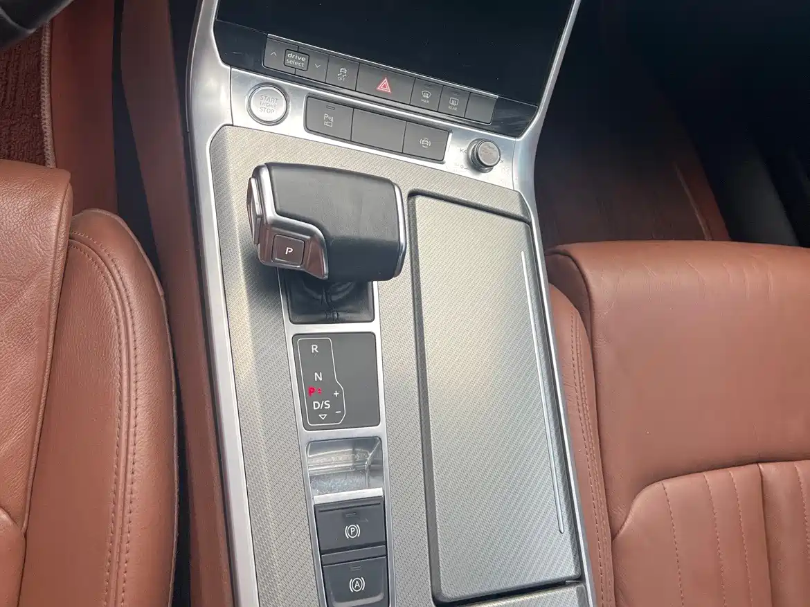 Photo 14 - Audi A6L