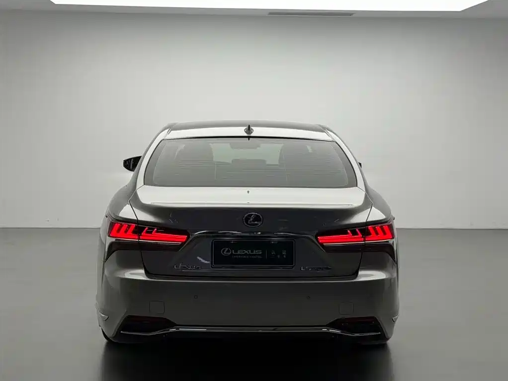 Lexus LS 2020 500h Excellence (China V) фото 18