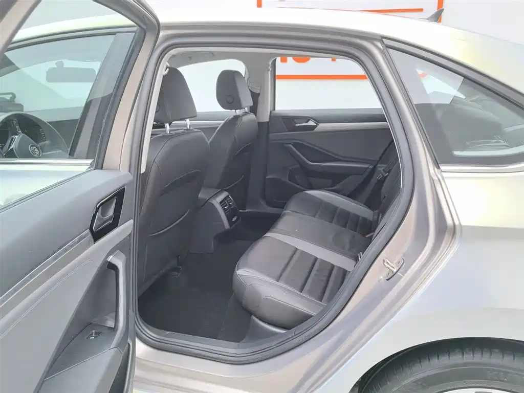 Volkswagen Sagitar 2021 280TSI DSG Surpassing Edition фото 15