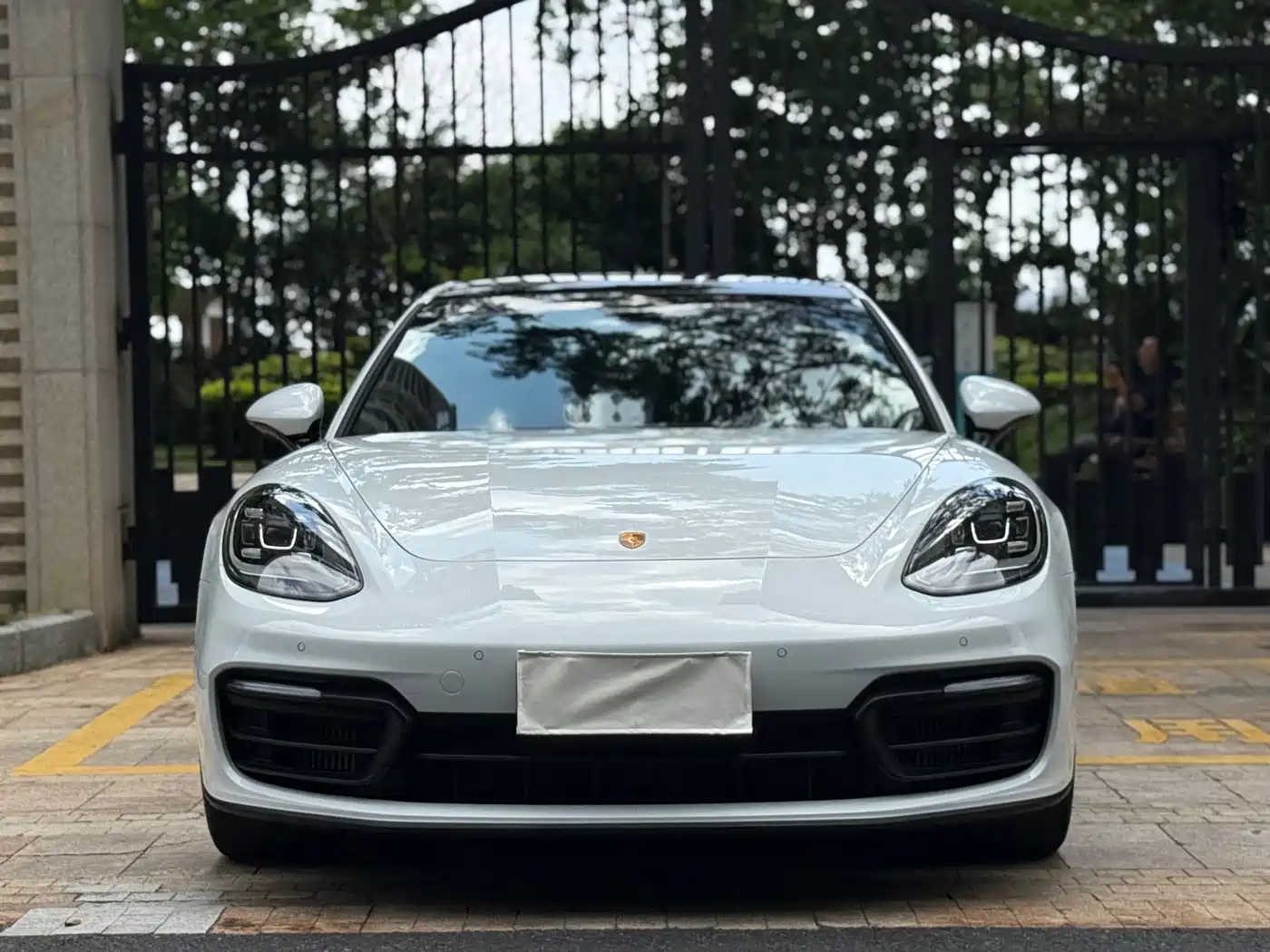 Porsche Panamera 2023 Facelift Panamera 2.9T Platinum Edition фото 4