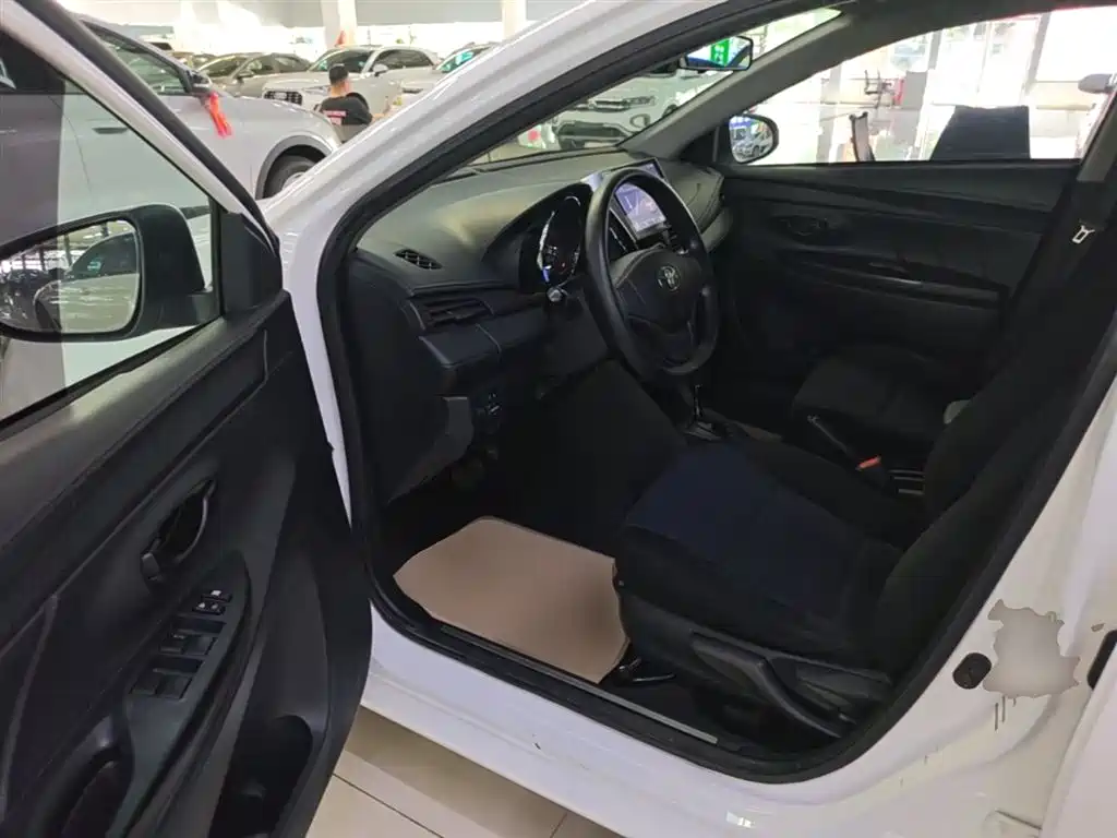 Toyota YARiS L Zhi Xuan 2016 Facelift 1.5E CVT Charming Edition фото 16