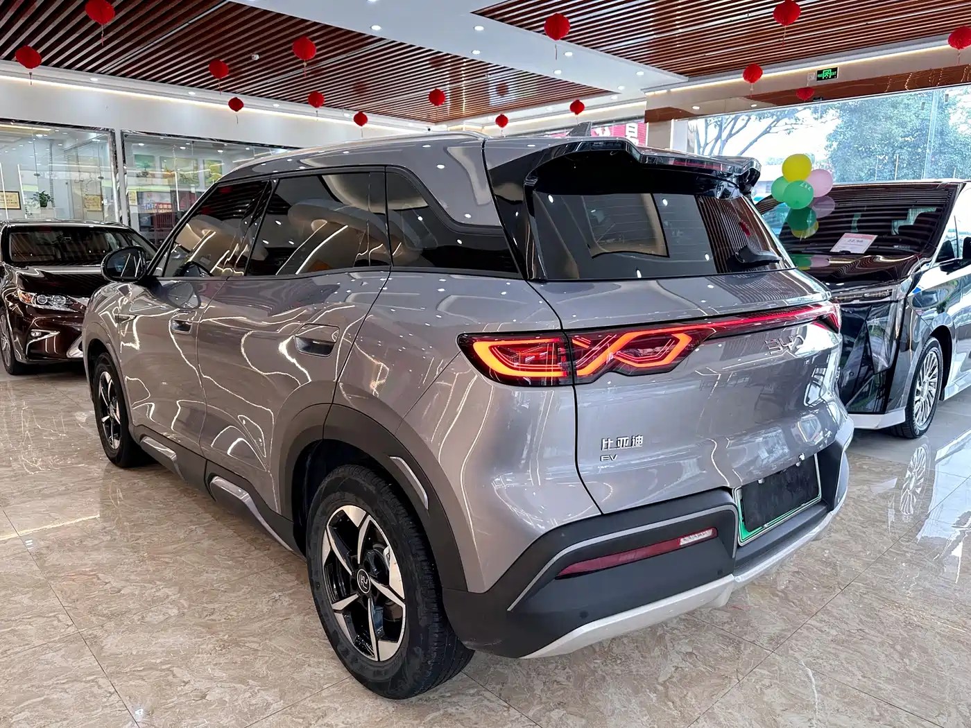 BYD Yuan UP 2024 401KM Surpass Edition фото 6