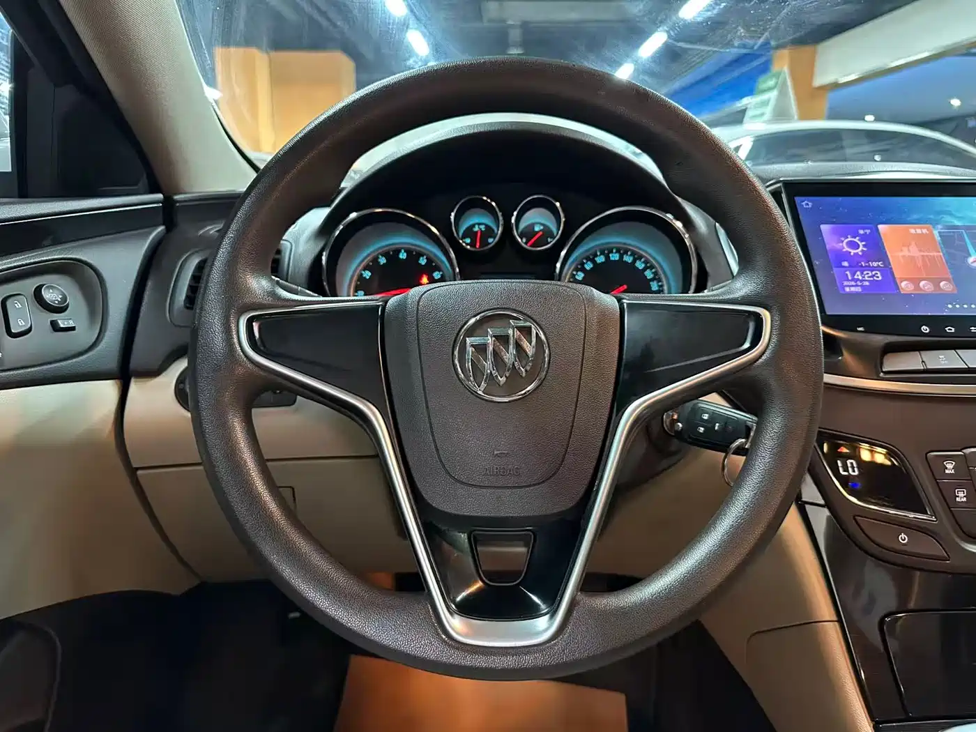 Buick Regal 2015 2.0L Leading Fashion Model фото 10